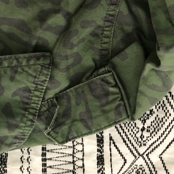 Green Army Jacket ⭐️ - Picture 6 of 8